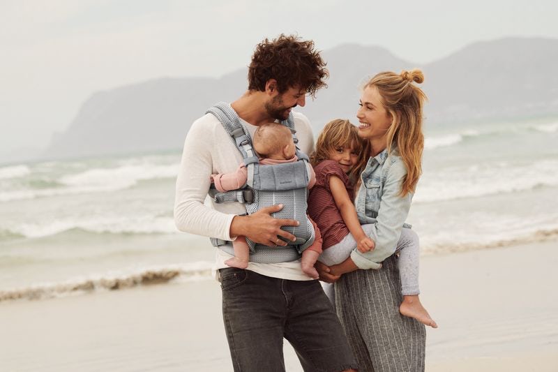 Cómo el diseño ergonómico de BabyBjörn ayuda a prevenir el dolor de espalda en los nuevos padres