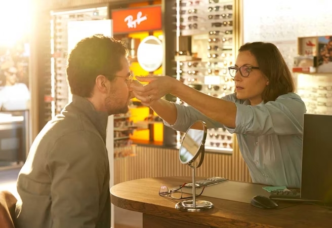 Pourquoi Pearle Opticiens est le premier choix pour votre santé visuelle : service, qualité et satisfaction client
