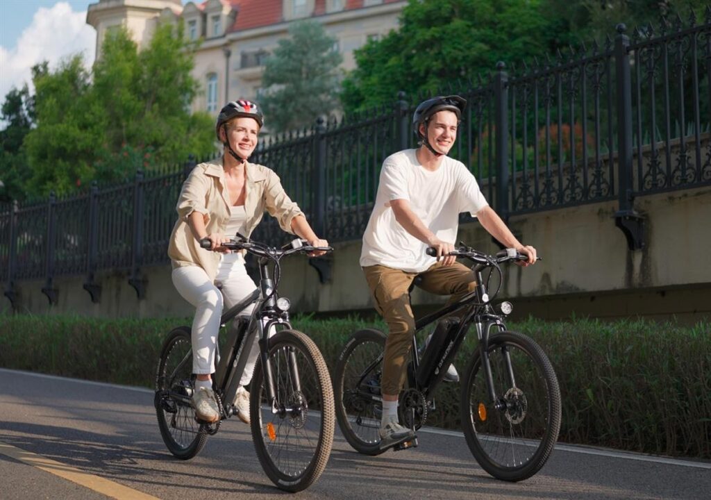 Sustainable Travel: Isinwheel’s Electric Bikes and Scooters Leading the Way for Eco-Friendly Commuting