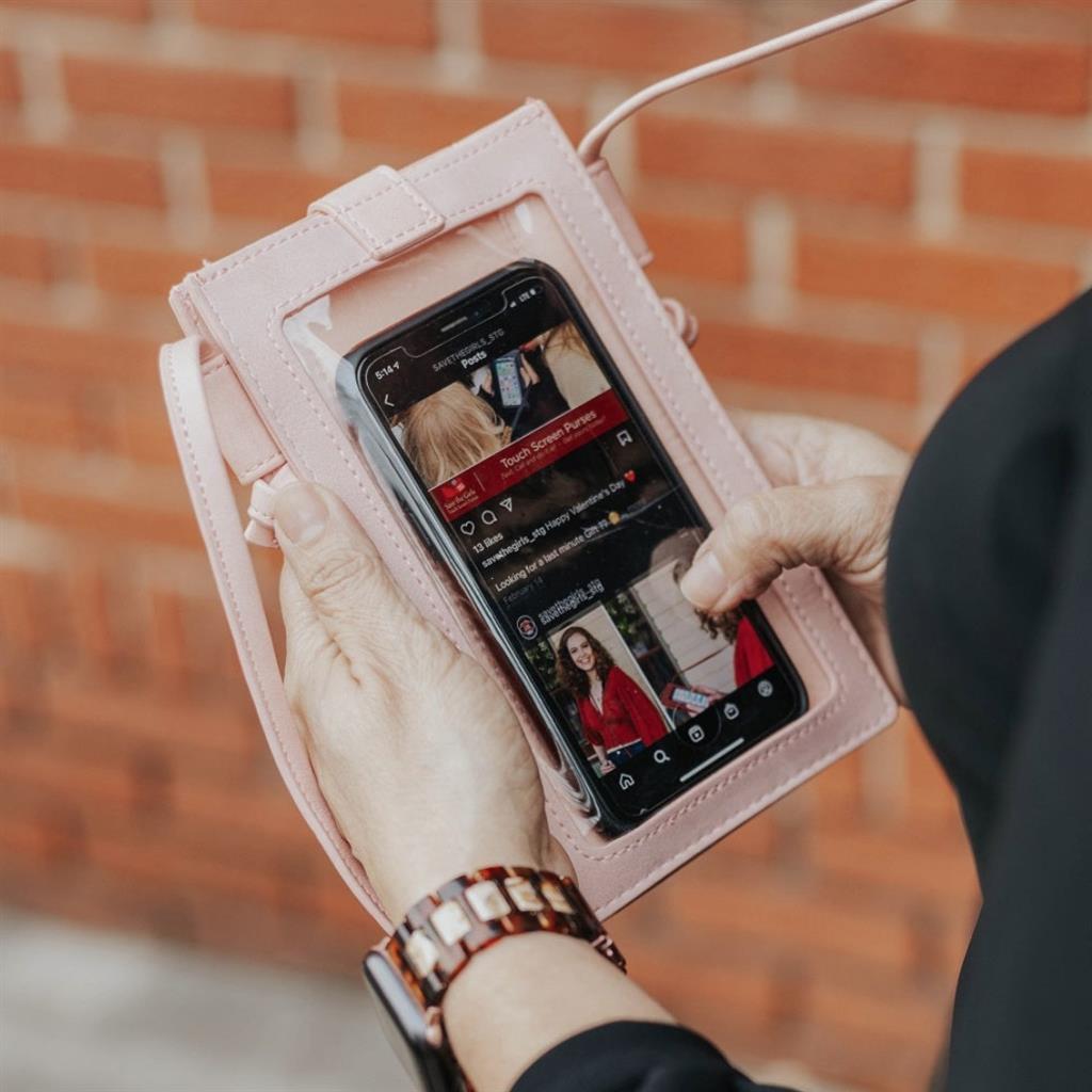 Why Touch Screen Purses Are the Smartest Fashion Choice for Busy Women