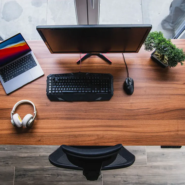 Why Adjustable Desks Are a Must-Have for Modern Workspaces