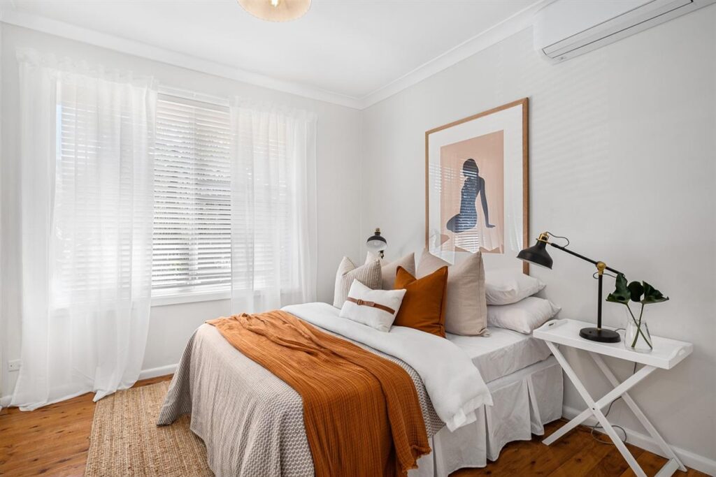De kunst van Italiaans vakmanschap: ontdek Dalfilo’s erfgoed in luxe beddengoed In de wereld van interieurdecoratie zijn er maar weinig elementen die zoveel betekenis hebben als kwaliteitsbeddengoed. Dalfilo, een merk dat geworteld is in de rijke tradities van Italiaans vakmanschap, staat aan de voorhoede van luxe beddengoed in Zwitserland. Met een toewijding aan uitzonderlijke kwaliteit en design nodigt Dalfilo consumenten uit om een wereld te verkennen waar artisticiteit en comfort samenkomen en de manier waarop we onze huizen ervaren opnieuw definiëren.