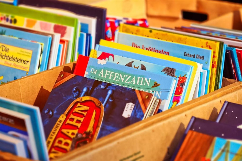 Wissen erschließen: Wie Markt+Technik Lernende mit Fachliteratur stärkt Seit über 40 Jahren ist Markt+Technik ein Leuchtturm des Wissens in den Bereichen IT, Multimedia und berufliche Entwicklung. Mit einem tiefen Engagement für die Bereitstellung hochwertiger Bildungsressourcen ist die Marke zum Synonym für Fachwissen, Innovation und Zugänglichkeit geworden. Ob durch umfassende Lehrbücher, E-Books oder digitale Lernlösungen, Markt+Technik prägt weiterhin die Art und Weise, wie Lernende technisches Wissen erwerben und anwenden.