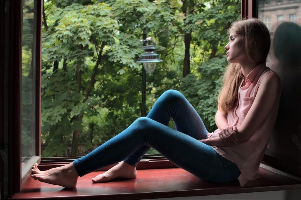 Behind the Blinds: A Look into Blindsbypost’s Innovative Design and Service Approach