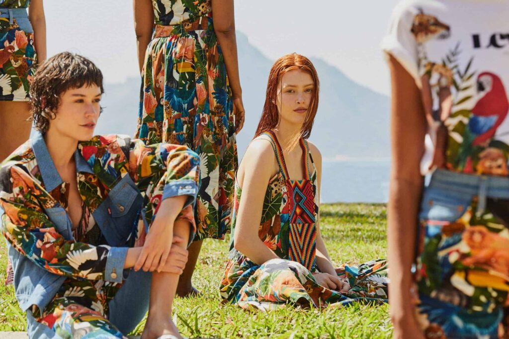 Vibrazioni di Carnevale: La Gonna Maxi Patchwork Colorata di Farm Rio