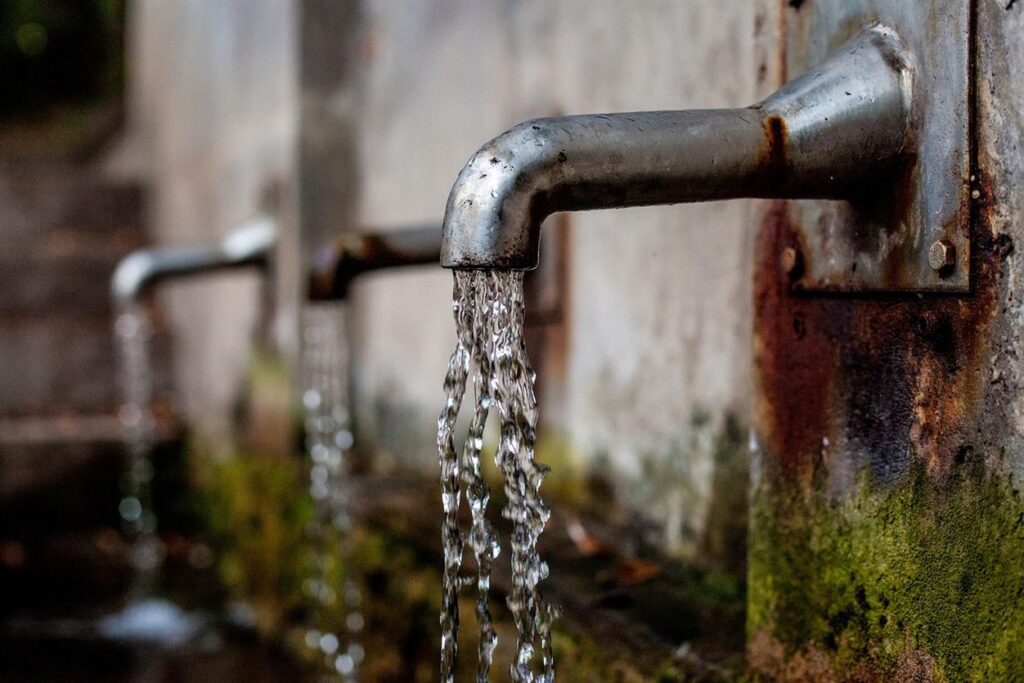 Waarom Waterpompshop.nl sinds 2010 uw vertrouwde specialist is in waterpompen Als het gaat om betrouwbare waterpompoplossingen, kunnen maar weinig bedrijven tippen aan de expertise, service en klanttevredenheid die Waterpompshop.nl biedt. Met meer dan tien jaar ervaring in de branche heeft dit Nederlandse bedrijf een sterke reputatie opgebouwd als dé specialist voor waterpompen, hydrofoorpompen en aanverwante accessoires. Of u nu een huiseigenaar bent die op zoek is naar een eenvoudige pompoplossing of een professional die op zoek is naar gespecialiseerde apparatuur, Waterpompshop.nl is de vertrouwde partner waarop u kunt rekenen.
