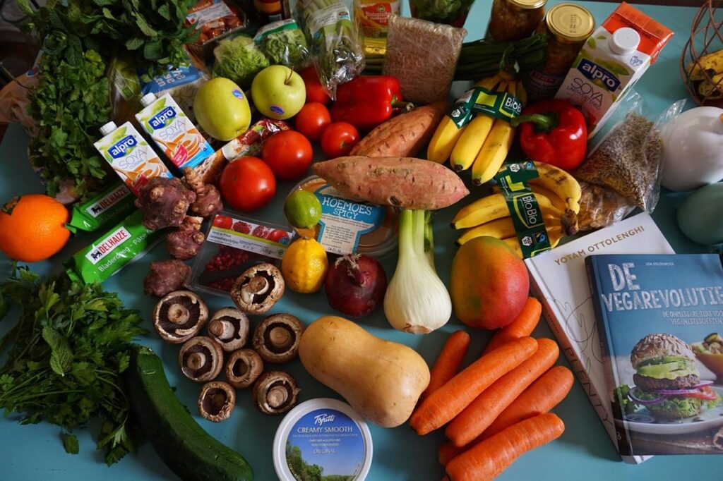 MegaFOOD STUNTER: Een revolutie in betaalbaar boodschappen doen in Nederland In een tijdperk waarin stijgende voedselprijzen en de kosten van levensonderhoud wereldwijde zorgen worden, onderscheidt MegaFOOD STUNTER zich als een baken van hoop voor gezinnen en individuen in heel Nederland. Deze innovatieve supermarkt heeft de Nederlandse levensmiddelendetailhandel veroverd en biedt een unieke benadering van betaalbaar boodschappen doen die prioriteit geeft aan waarde zonder in te leveren op kwaliteit. Nu meer mensen op zoek zijn naar manieren om hun budget te vergroten en toch te genieten van voedzaam en heerlijk eten, neemt MegaFOOD STUNTER het voortouw om betaalbare boodschappen voor iedereen toegankelijk te maken.