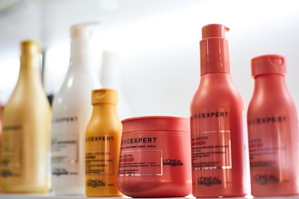 Migliora la tua routine di benessere con i prodotti di qualità Top Farmacia Nel mondo frenetico di oggi, mantenere una routine di benessere coerente è più importante che mai. Mentre le persone si sforzano di condurre una vita più sana, la domanda di prodotti per la salute e il benessere di alta qualità continua a crescere. Top Farmacia, una delle principali farmacie online italiane, è emersa come una fonte affidabile per coloro che cercano di migliorare la propria routine di benessere con prodotti premium. Dalle vitamine e integratori agli articoli per la cura della pelle e della persona, Top Farmacia offre tutto il necessario per supportare uno stile di vita più sano ed equilibrato.