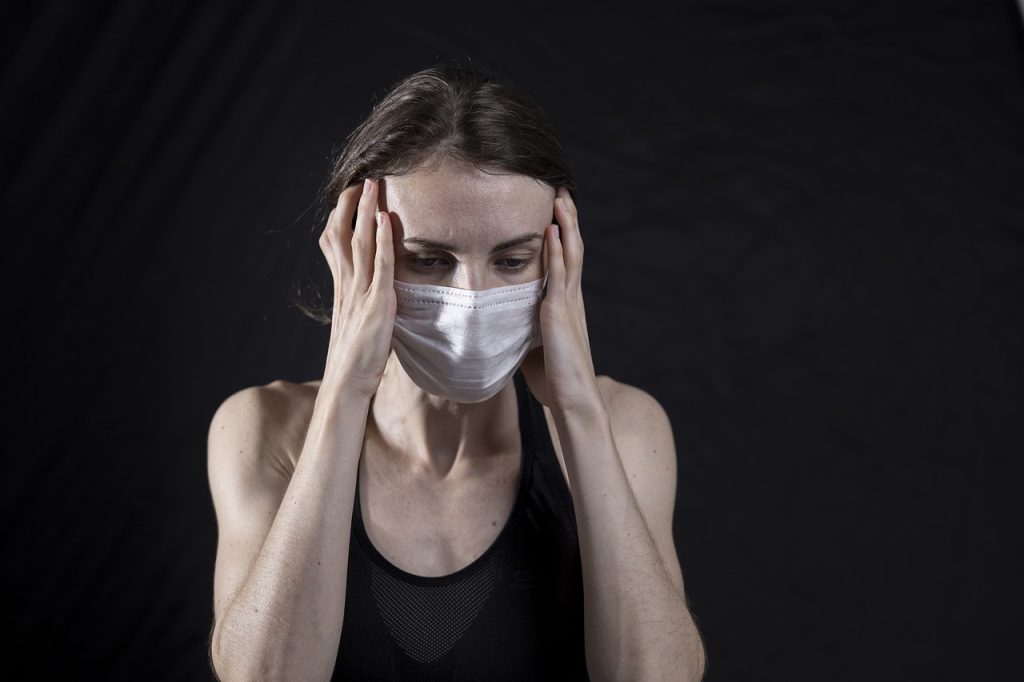 In der heutigen schnelllebigen und zunehmend digitalen Welt ist es wichtiger denn je, auf die eigene psychische Gesundheit zu achten. Die Anforderungen des täglichen Lebens, der Arbeit, der Beziehungen und der globalen Unsicherheiten können eine schwere Belastung für den Einzelnen darstellen und zu Stress, Angstzuständen und anderen psychischen Problemen führen. Trotz des zunehmenden Bewusstseins für die Bedeutung der psychischen Gesundheit stehen viele immer noch vor erheblichen Hindernissen, wenn es darum geht, Hilfe zu suchen. Zu diesen Hindernissen gehören lange Wartezeiten, hohe Kosten, fehlender Zugang zu qualifiziertem Fachpersonal und das mit der Therapie verbundene Stigma.