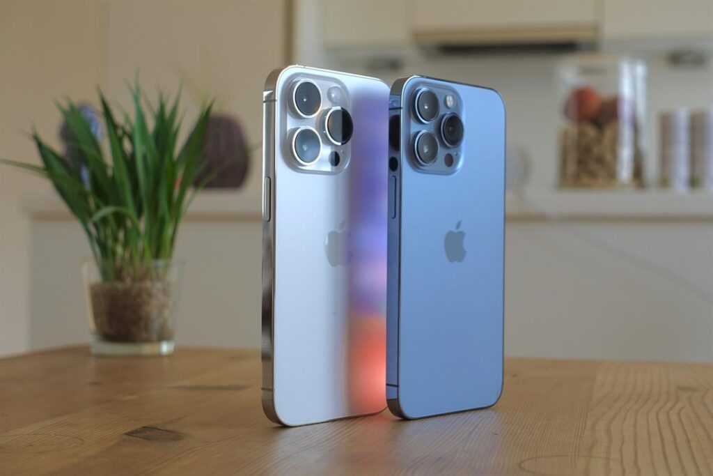 Holdit: de collectieve geest achter toonaangevende innovatie in telefoonmode Holdit is niet zomaar een naam in de wereld van telefoonaccessoires, het is een dynamische kracht die de manier waarop we telefoonmode benaderen opnieuw definieert. Holdit is meer dan een merk, het vertegenwoordigt een collectief van gepassioneerde individuen die samenwerken met een gedeelde missie: voorop blijven lopen in mobiele mode en tegelijkertijd een diepe toewijding aan duurzaamheid, teamgeest en klanttevredenheid behouden. Elk product, elk ontwerp en elke innovatie van Holdit draagt de stempel van deze collectieve geest, waardoor wat je in je zak draagt niet alleen stijlvol is, maar ook met een doel is gemaakt.