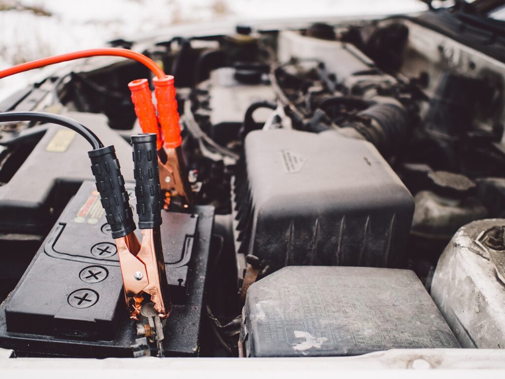 Vom Hörsaal zum führenden Batteriespezialisten: Die Geschichte von Autobatterienbilliger Die Geschichte von Autobatterienbilliger ist eine Geschichte von Innovation, Ehrgeiz und dem Engagement, reale Probleme zu lösen. Was 2011 als einfache Idee begann, hat sich zu einem vertrauenswürdigen Namen im Online-Batteriehandel entwickelt und bedient zahllose Kunden in ganz Deutschland und darüber hinaus. Dieser Weg von Hörsälen zu einem führenden Batteriespezialisten ist ein Beweis für die Kraft von Leidenschaft und Beharrlichkeit.