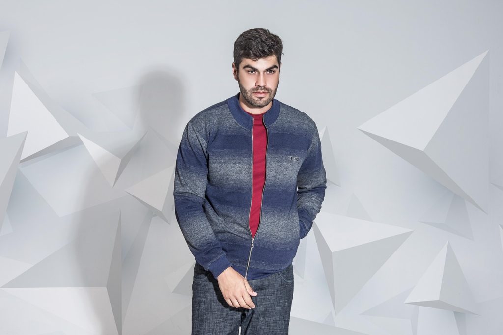 Nel dinamico mondo della moda, l'innovazione è la chiave per la sopravvivenza e la rilevanza. Metrò, un iconico concept store nato nel 2006 in Italia, sta ridefinendo cosa può essere la moda. Metrò non è solo un posto dove fare shopping, è un fenomeno culturale che fonde streetwear, arte, musica e individualità in un'esperienza fluida. Con un focus sulla creatività e la rottura dei confini tradizionali, Metrò non sta solo plasmando le tendenze, ma creando una nuova era della moda in cui l'espressione di sé è celebrata nella sua forma più pura.