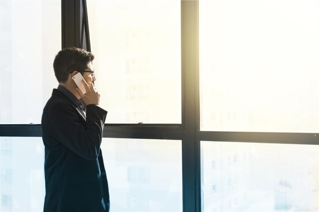 Lebara: een revolutie in wereldwijde communicatie met betaalbare mobiele oplossingen In een tijdperk waarin wereldwijde connectiviteit essentieel is, is Lebara uitgegroeid tot een toonaangevende telecommunicatieprovider die betaalbare mobiele oplossingen biedt die afstanden overbruggen en mensen dichter bij elkaar brengen. Het bedrijf werd oorspronkelijk opgericht in 2001 en is uitgegroeid tot een vertrouwd merk dat miljoenen mensen in heel Europa bedient, waaronder een sterke aanwezigheid in Nederland. Met zijn toewijding aan betaalbaarheid, innovatie en hoogwaardige diensten blijft Lebara de internationale communicatie voor individuen, expats, studenten en bedrijven revolutioneren.