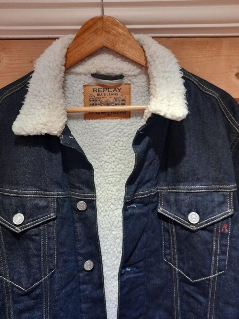Giacche Replay con Pelliccia Sintetica: Stile e Comfort per l’Uomo Moderno