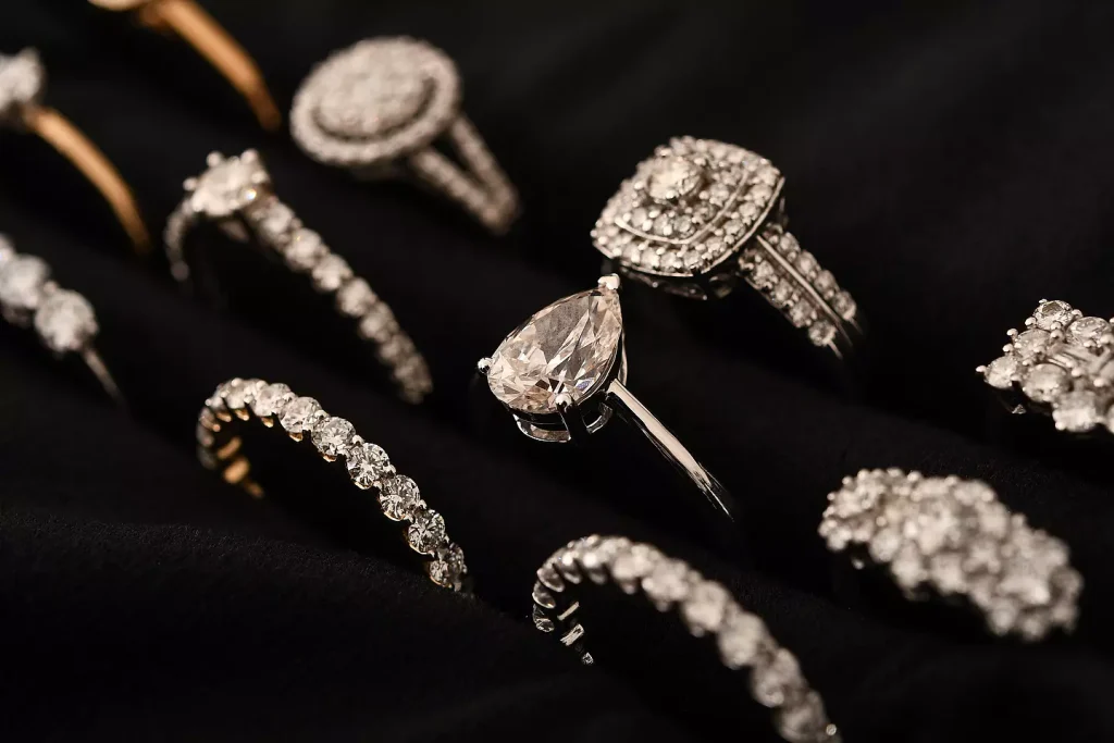 Schmuck mit Stil: Entdecken Sie die zeitlosen Designs von ShopLC