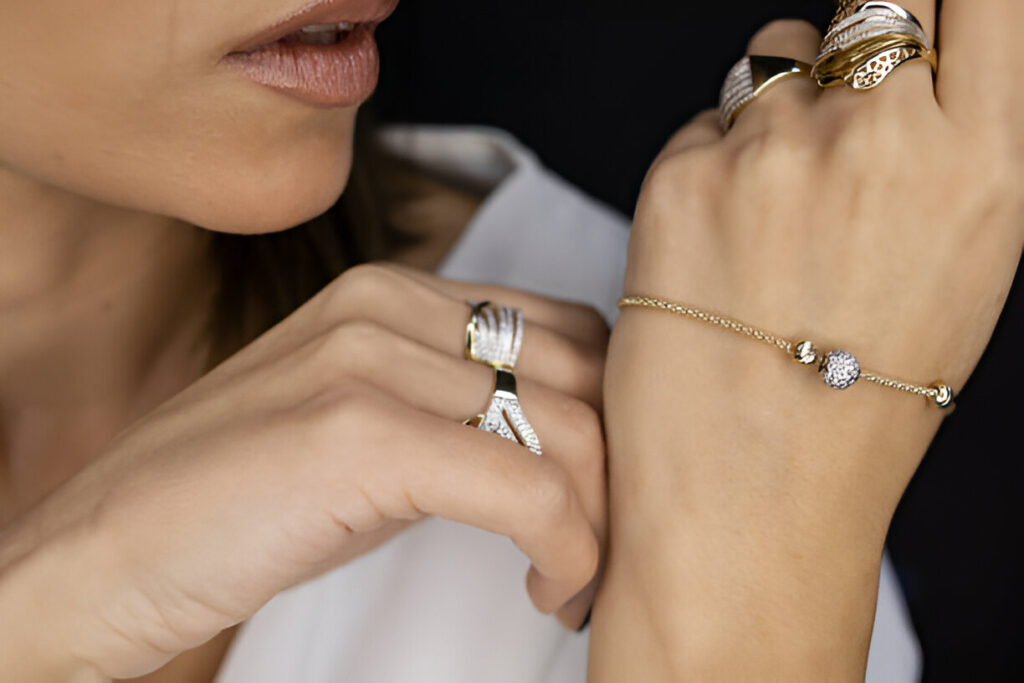 Accessorize Your Look: Discover Rosewe’s Stunning Jewelry Collection