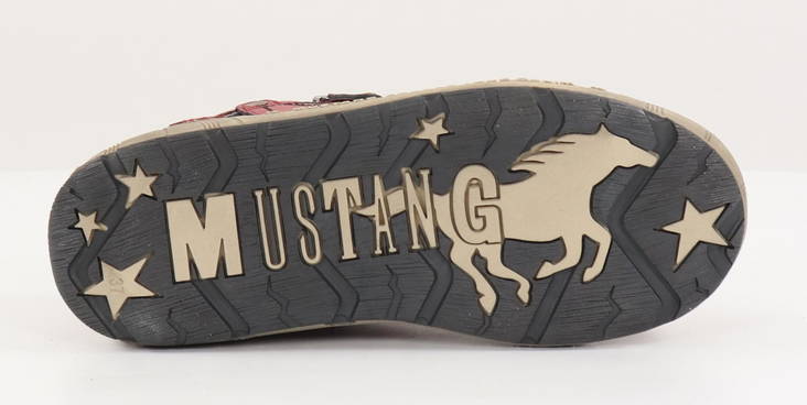Vervollständige deinen Look: Ein Leitfaden für Herren-Schuhe und Accessoires von Mustang