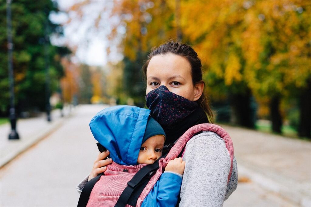 In an age where air quality is increasingly compromised by urban pollution, allergens, and environmental hazards, finding effective protection for our respiratory health is paramount. The RZ MASK stands out as a scientifically designed solution that addresses these concerns, offering wearers peace of mind and comfort. This article delves into the science behind the RZ MASK, exploring how its advanced technology shields users from pollutants and allergens in various environments.