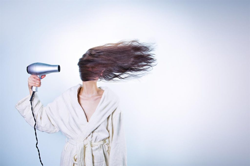 Sansbeaute: Vrouwen sterker maken door zelfvertrouwen en stijl Bij Sansbeaute geloven we dat schoonheid meer is dan oppervlakkig: het gaat om zelfvertrouwen, zelfexpressie en het omarmen van wie je werkelijk bent. Sansbeaute is meer dan alleen een schoonheidsmerk, het is een beweging die vrouwen van alle leeftijden inspireert om hun kracht, ambitie en individualiteit te omarmen. Opgericht door een dynamisch broer-en-zusduo met een passie voor empowerment, is onze missie simpel: elke vrouw zich gezien, gehoord en onstuitbaar laten voelen.